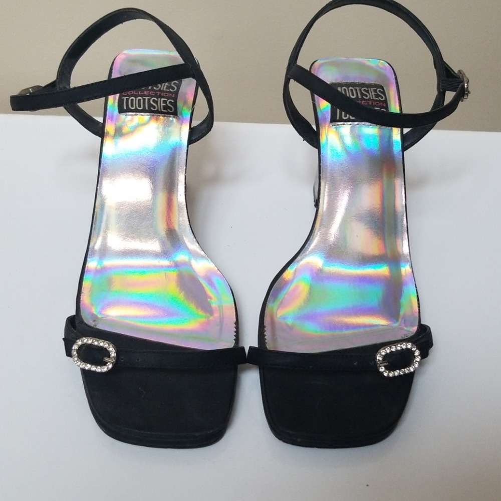 Retro Fun and Elegant Pumps size 9